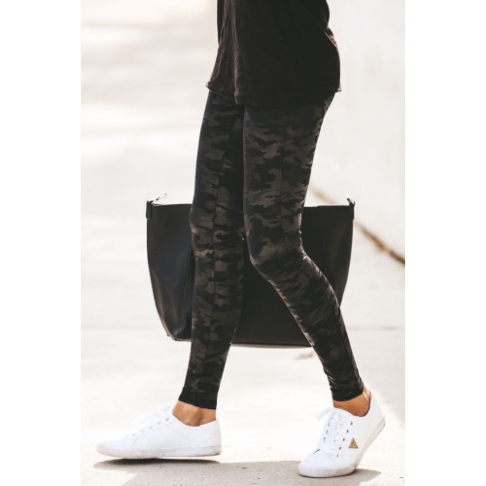 CLOSEOUT High Waist Camo Compression Leggings NWT - Picture 7 of 13